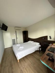 Hotels Contact Hotel Fontenay le Comte : photos des chambres