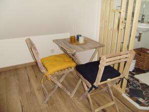 B&B / Chambres d'hotes Chambres d'hotes Mauvierges : Chambre Lit Queen-Size - Vue sur Jardin