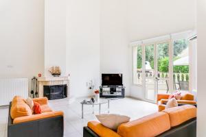 Villa Deja Blue by Ezoria Villas