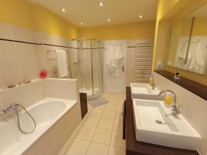 Komplette Wohnung mit Kamin und Fußbodenheizung & kostenlosen WLAN