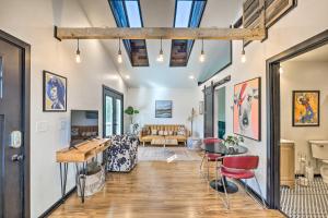 Modern Louisville Apartment with Furnished Deck