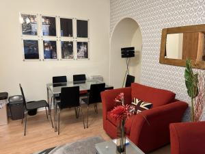 Royal Mile Mansions 2 Bedroom - Edinburgh City Centre