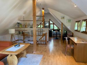 Kleines Haus Silberdistel