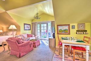 Riverside Tree House Suite with Balcony and Grill