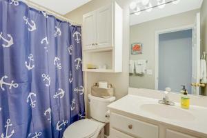 Lake-View Condo with Community Pools in Osage Beach!