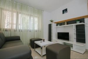 5 minutes from the beach! Antonias Apartment