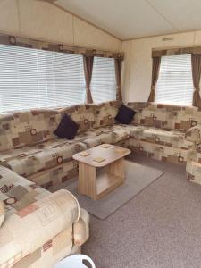Superb 8 Berth Caravan, Golden Anchor Park