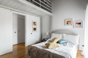 A Casa Nuccia Mansarda by Holiday Solutions