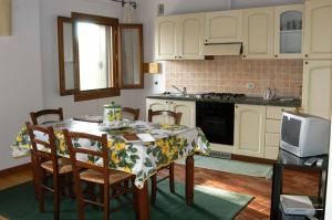One-Bedroom Apartment - Split Level