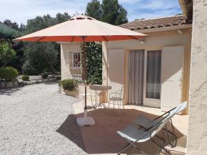 Maisons de vacances Gite provencal independant avec piscine chauffee : LE SUY BIEN : photos des chambres