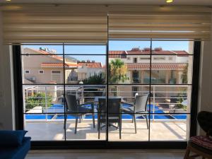 Stone House Aparts 2 plus 1 mit zwei Balkone und Poolview Kalkan No 10