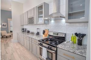 Incredible New 3BR2BA Near Downtown