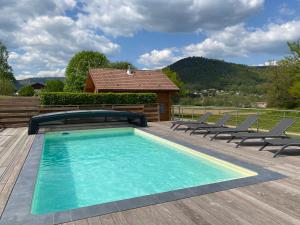 Chalets Chalet avec Jacuzzi et Piscine, deco soignee esprit cocooning : photos des chambres