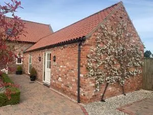 Meals Farm Holiday Cottages - The Stables - Grainthorpe