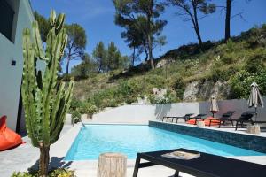 B&B / Chambres d'hotes Arty Provence, piscine chauffee : photos des chambres