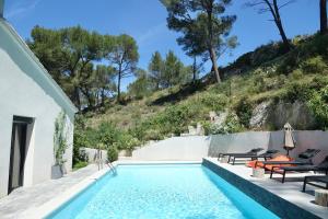 B&B / Chambres d'hotes Arty Provence, piscine chauffee : photos des chambres