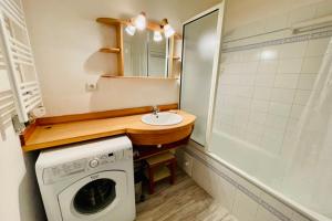 Bright 50 M With Balcony And View On The Valley