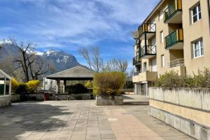 Appartements LUMINEUX 50 m avec BALCON au centre de Briancon : Appartement