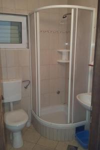 Apartments by the sea Tucepi, Makarska - 2699