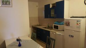 Apartments by the sea Tucepi, Makarska - 2699