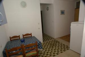 Apartments by the sea Tucepi, Makarska - 2699