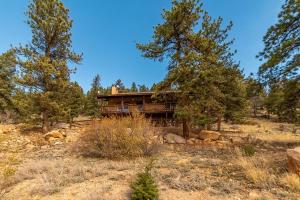 Relax and Unwind with Breathtaking Panoramic Views - Red Hill House