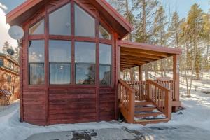 Enjoy the Tiny Home Experience as the Perfect Basecamp to the Rockies! The Northstar Cabin