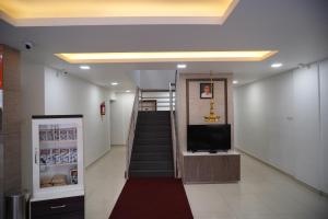 Chandra Inn