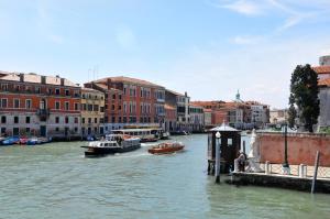 Smeraldo apartment Grand Canal 1566C
