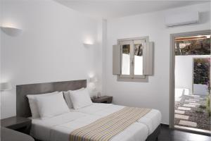 Classic Room with Private Garden room in Hotel Goulielmos