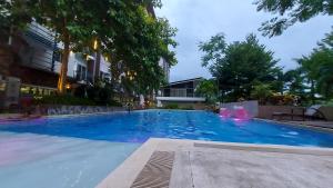 2bedrooms 2toilet& bath Matina Enclaves Condo