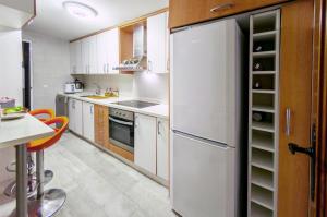 EL DESCANSO DEL FARO. THE LIGHTHOUSE RETREAT