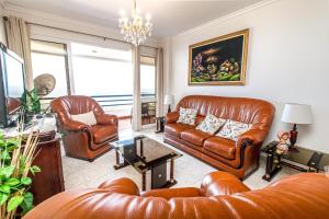 Sea and sunset view apartment in Funchal