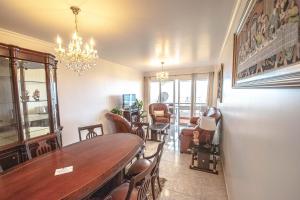 Sea and sunset view apartment in Funchal