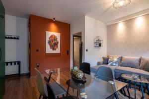 Kentia ModernArtistic City Apartment