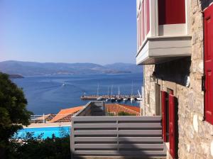 Heliades Maisonettes Lesvos Greece