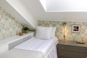Small Twin Room with Shared Bathroom room in Rosenhill Bed & Breakfast