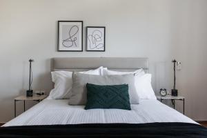 Signature 2BR Apartment in Marousi by UPSTREET