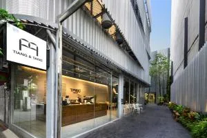 Tiang Capsule - Bang Rak