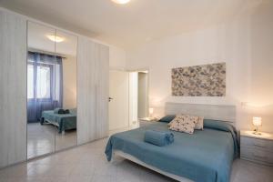 A due passi dal mare, parcheggio e giardino