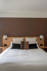Hotels HOTEL LE 25 : photos des chambres