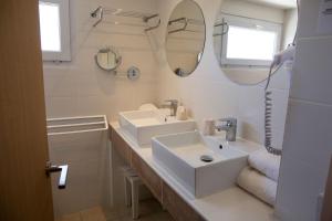 Hotels Grand Hotel Du Lido : photos des chambres