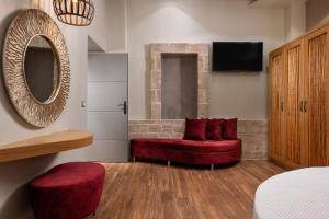 Zoe Suites