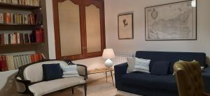 Colazione in giardino con vista mare