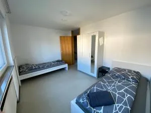 nJoy! Monteurhaus in Altbach mit Garten & Balkon - Nürtingen