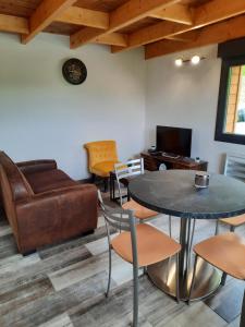 Chalets Chalet a L'oree du bois avec parking : photos des chambres