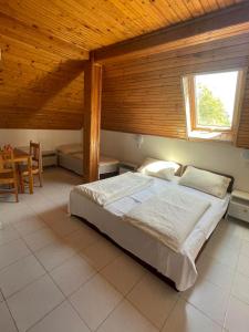 Lelle Centrum Vendégház