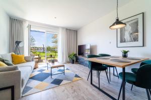 ApartView - ogród, taras, winda, widok na Jeziorak, Netflix i Max, parking