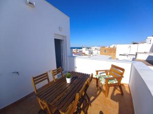 Casa Ortiz with private roof terrace - oceanview