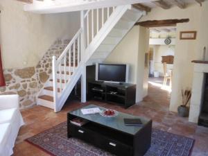 Maisons de vacances Closerie Les Roches - Charming and spacious 2 bedroom cottage with shared pool : photos des chambres
